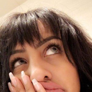 Meet your Posher,  Nicole